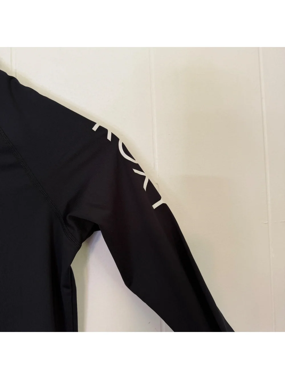 Roxy Black Long Sleeve Rash guard Swimwear Top Kids Girls XXL Girls 16